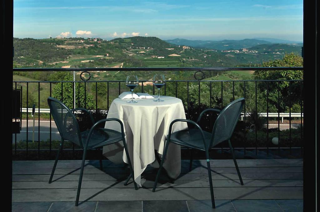 Cerretto Langhe Trattoria Del Bivioゲストハウス 部屋 写真