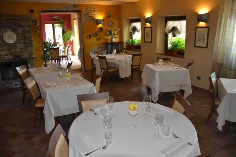 Cerretto Langhe Trattoria Del Bivioゲストハウス エクステリア 写真