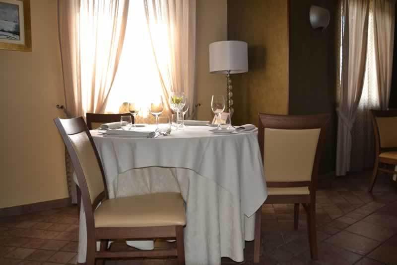 Cerretto Langhe Trattoria Del Bivioゲストハウス エクステリア 写真