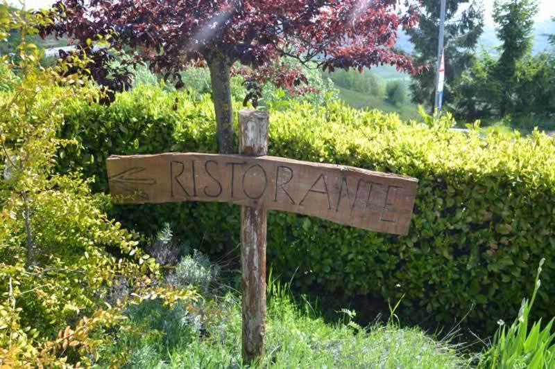 Cerretto Langhe Trattoria Del Bivioゲストハウス エクステリア 写真